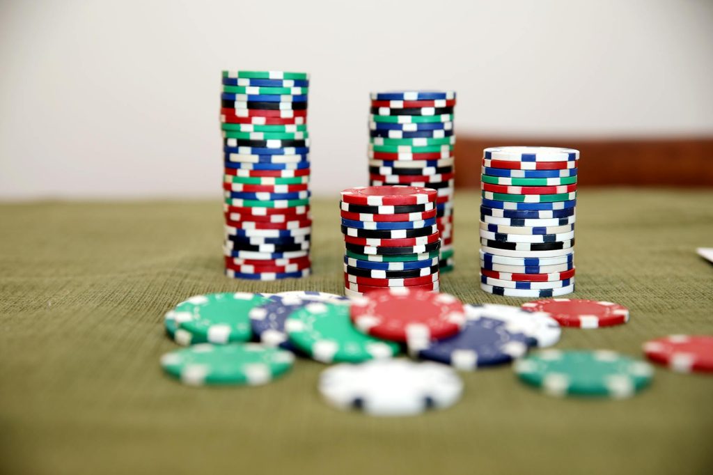 Luật chơi game Casino Poker trực tuyến tại J88